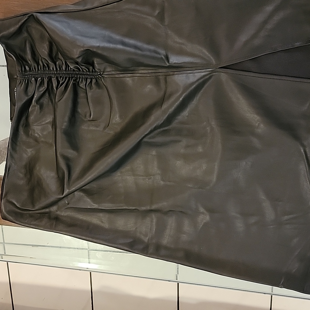 Forever 21 leather skirt black size 2XL
